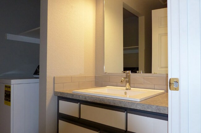 Foto del edificio - 2743 NE Mesa Ct