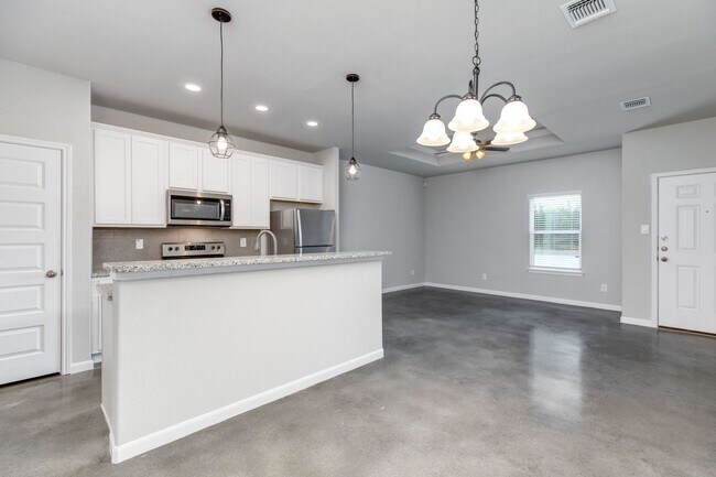 Foto del edificio - Charming & Spacious Duplex Retreat in Seguin!