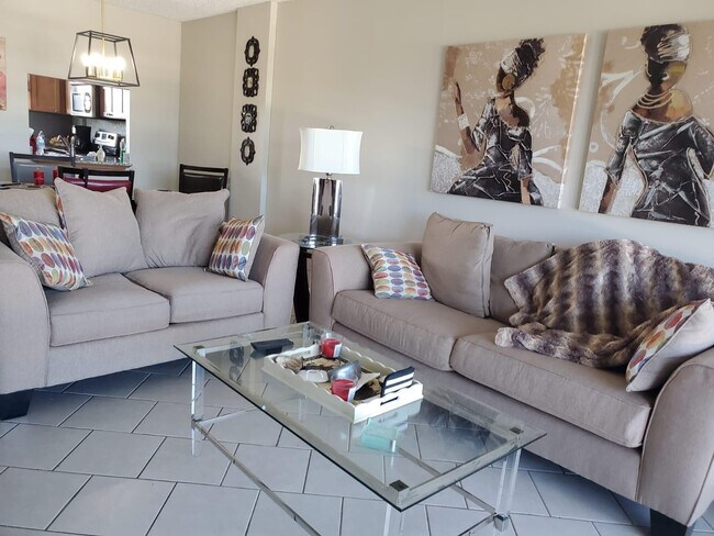 Foto del edificio - 120 Royal Pk Dr