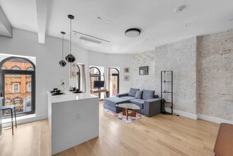 Building Photo - 217 Schaefer St