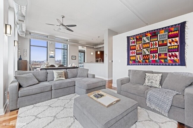 Foto del edificio - 740 W Fulton St