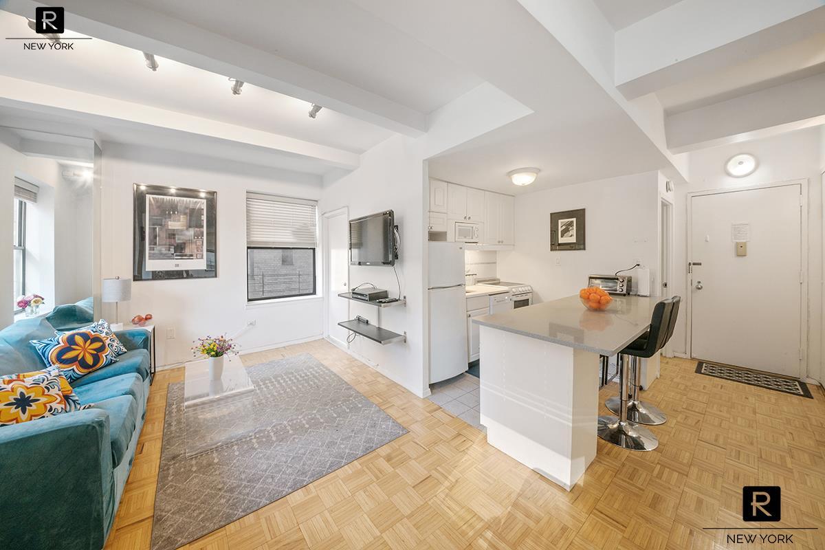 150 W 51st St Unit 1411, New York, NY 10019 Room for Rent in New York, NY