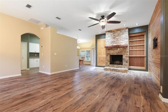 Building Photo - 91 Lancelot Dr