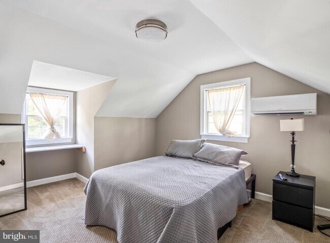 Foto del edificio - 2617 E Maple St