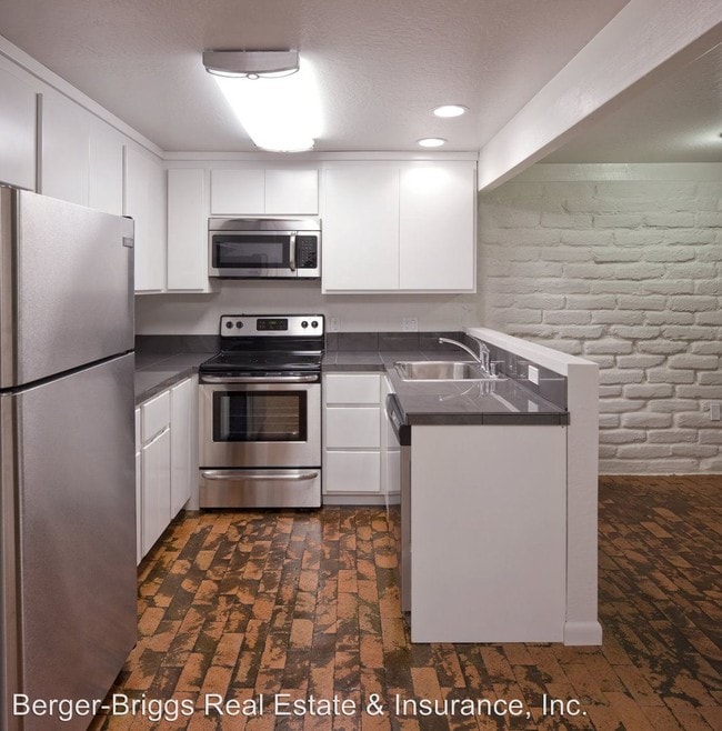 Building Photo - 200 Rio Grande Blvd NW