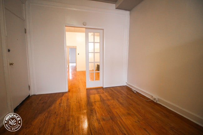 Building Photo - 1235 Halsey St
