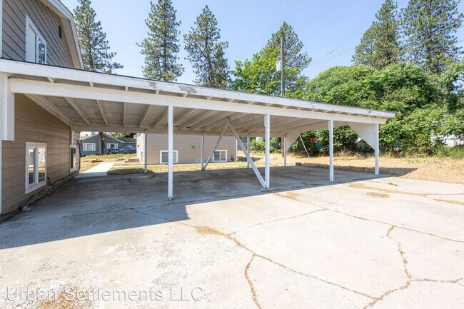 Building Photo - 2 br, 1 bath House - 1242 2nd Street