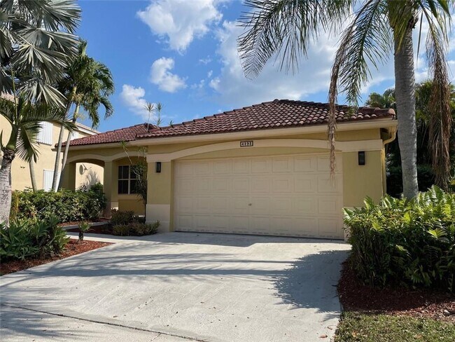 Foto del edificio - 4293 Laurel Ridge Cir