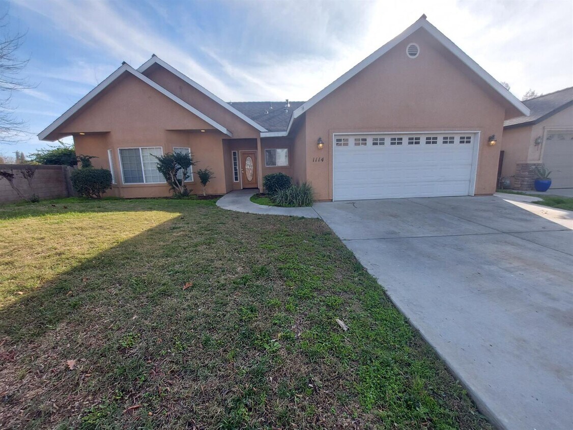 1114 Meadow Ave, Exeter, CA 93221 House for Rent in Exeter, CA