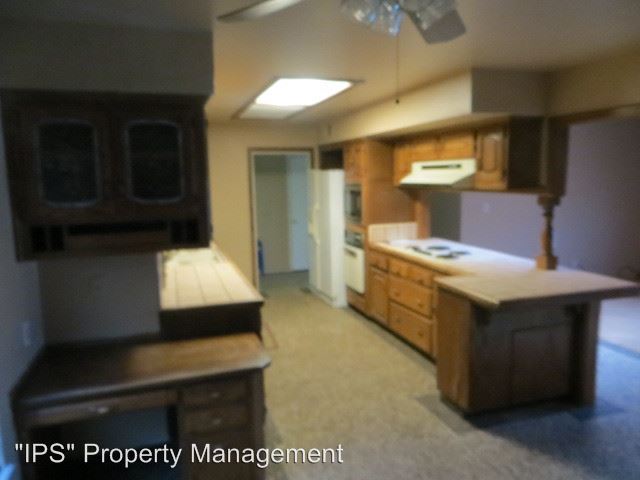 Building Photo - 15280 W Kearney Blvd