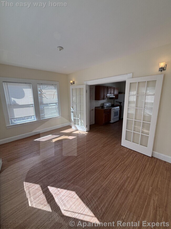 Photo - 569 Main St Apartment