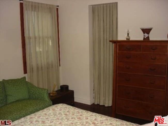 Building Photo - 1203 Cabrillo Ave