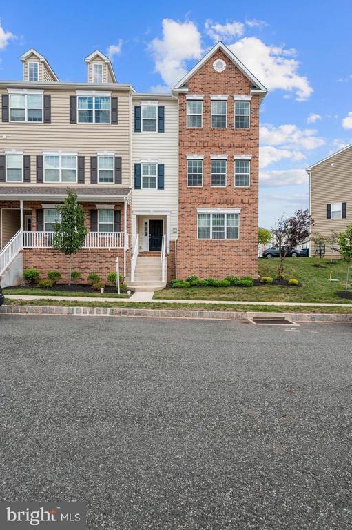 Building Photo - 3070 Goshen Dr