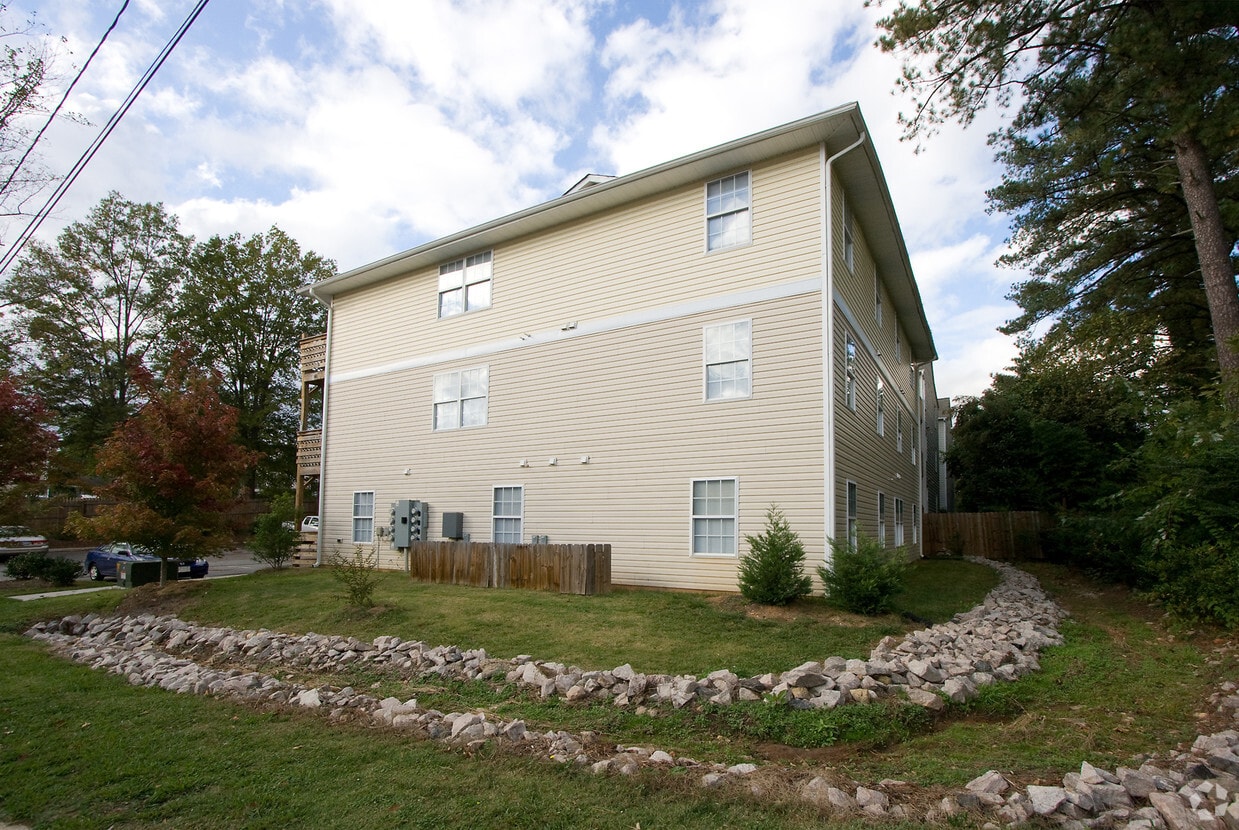 Building Photo - 1021 Carlton Ave
