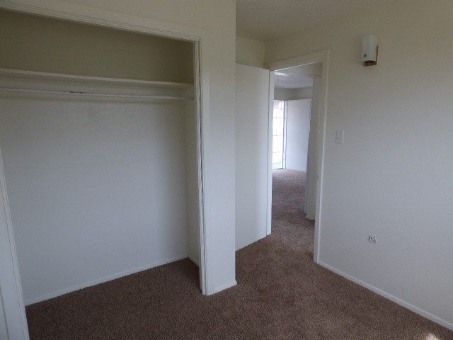 Building Photo - 2620 N Juniper Ave
