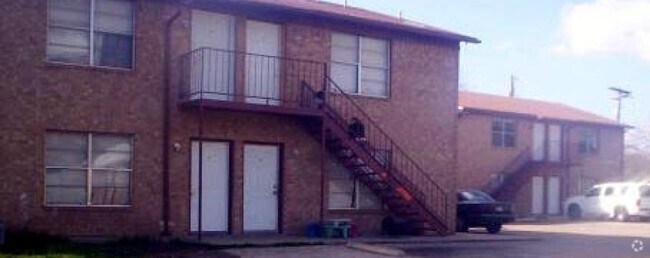 Building Photo - 1711 Mulford Ave
