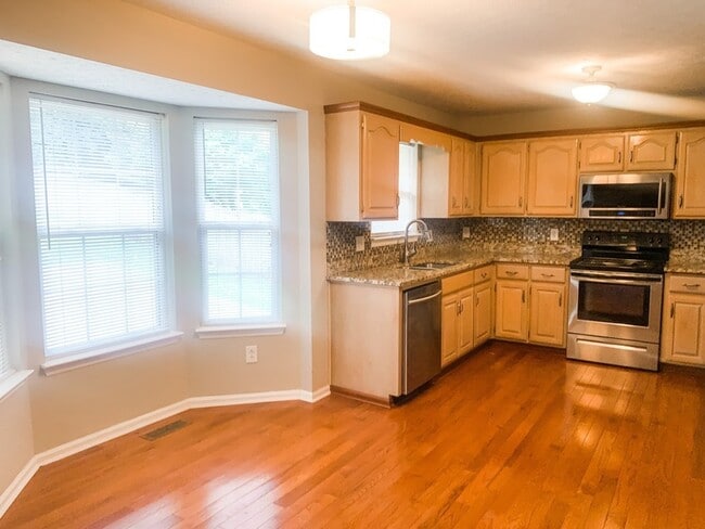Building Photo - 118 Redbud Dr