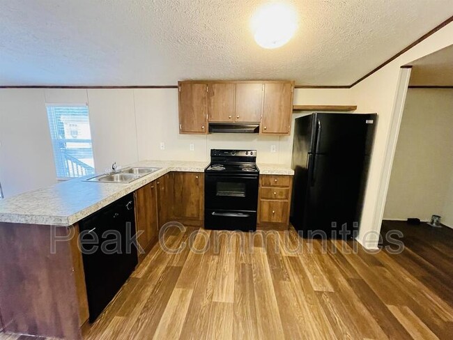 Building Photo - 266 Shady Brook Hts
