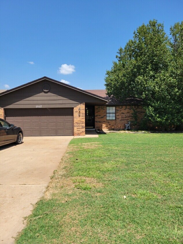 1517 Craig Blvd, Edmond, OK 73003 House Rental in Edmond, OK