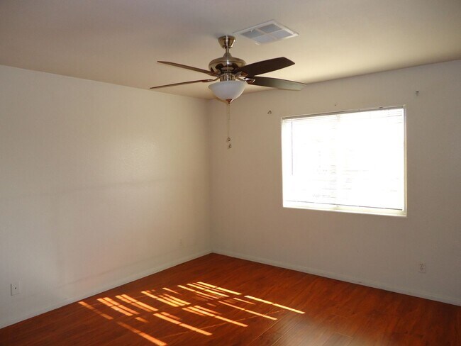 Foto del edificio - Beautiful two story house at SW area