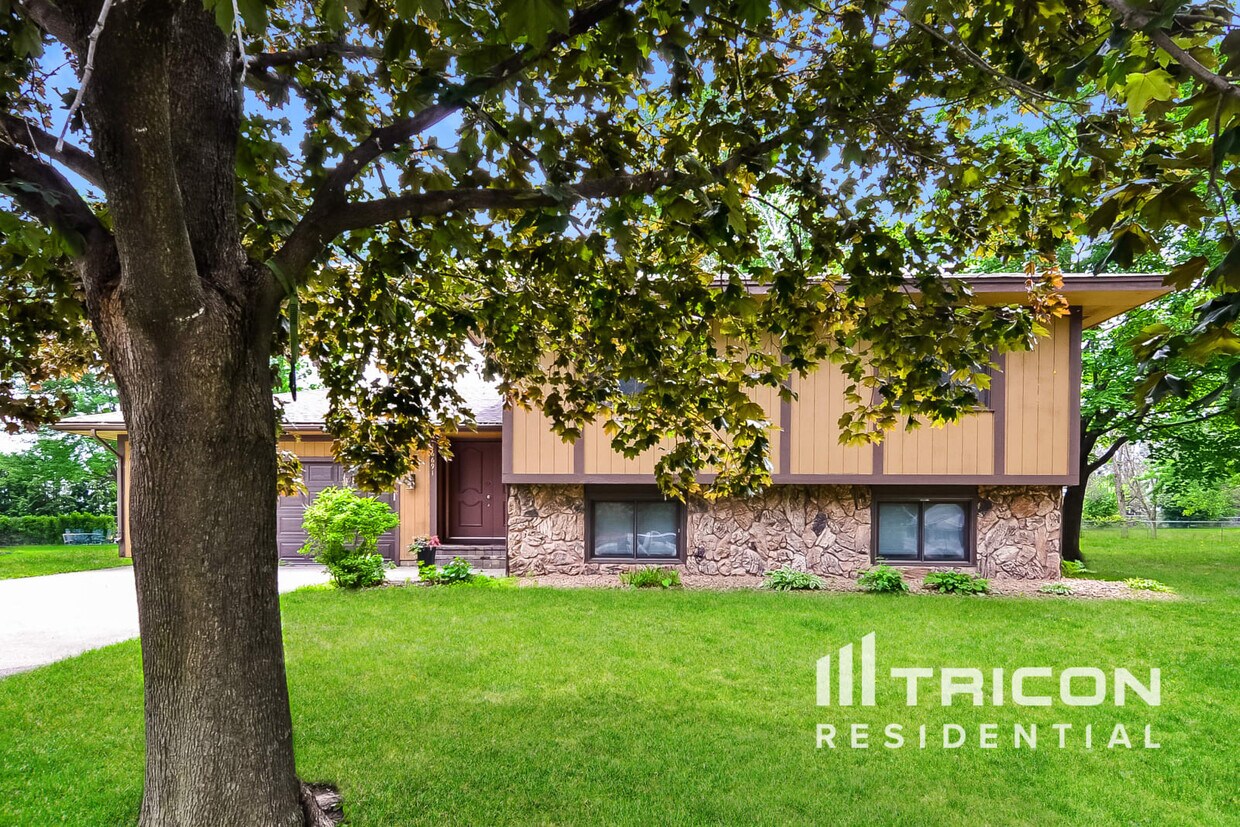 Foto principal - 16691 N Hillcrest Ct
