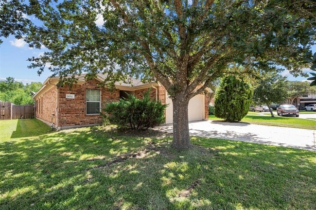 Building Photo - 8014 Blackcherry Ln