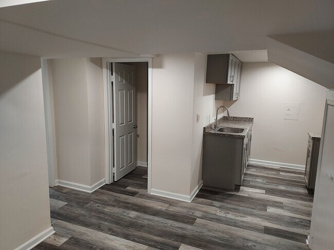 Foto del edificio - 1111 Salem Avenue, Unit C