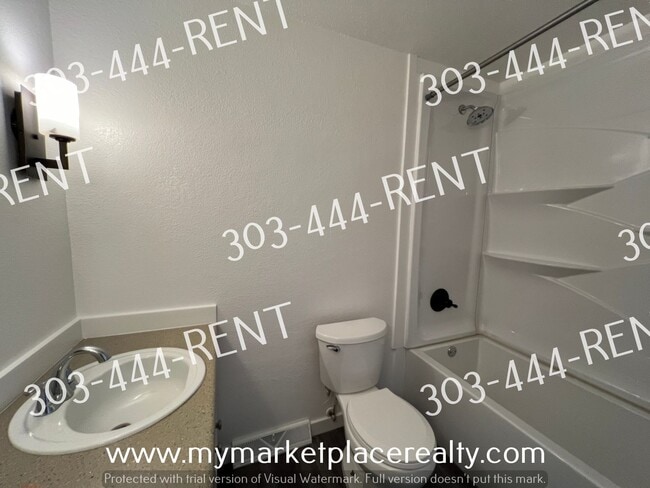 Building Photo - 4 Bedroom, 3 Bathroom Single Family Home I...