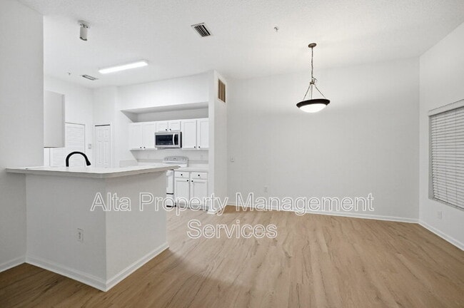 Building Photo - 6081 Maggies Cir