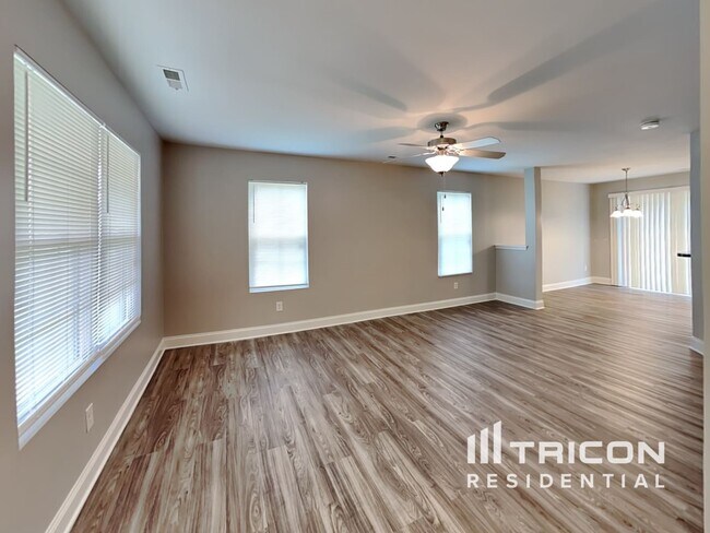 Building Photo - 1115 Eastwood Drive Wingate NC