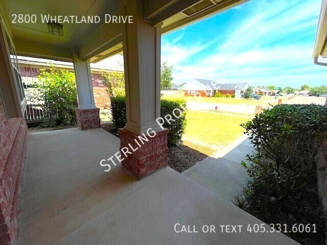 Foto del edificio - 2800 Wheatland Dr