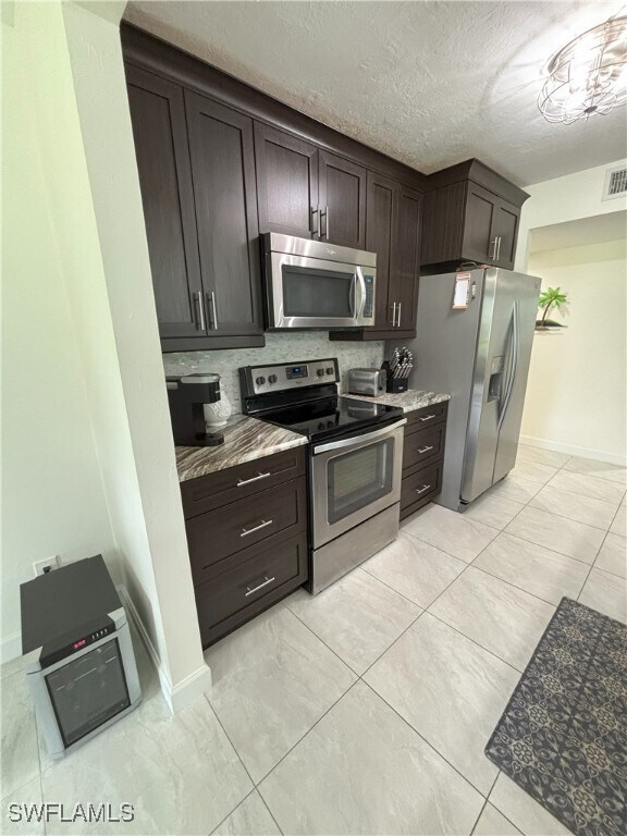 Building Photo - 2118 Tama Cir