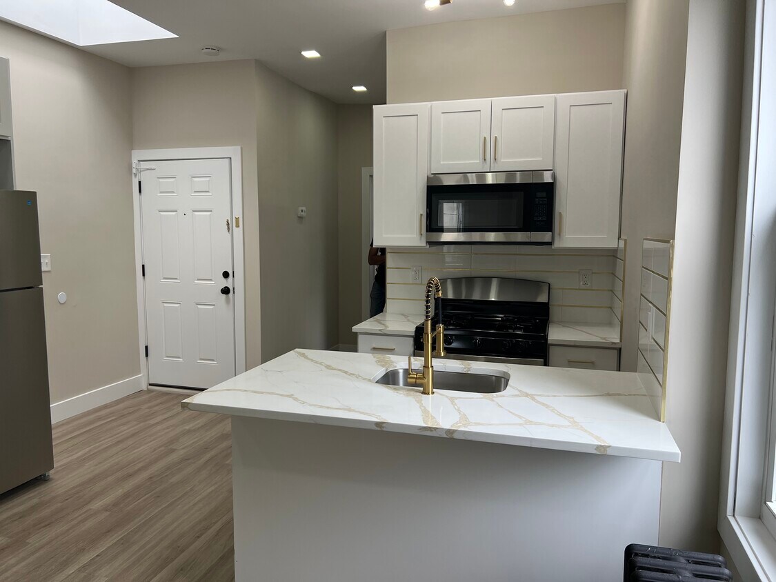 Foto principal - 218 Bowers St