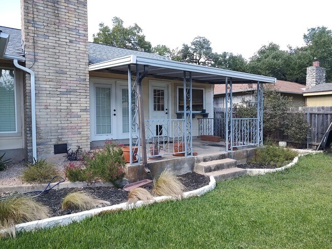 Foto del edificio - Nice home in established neighborhood in NW Austin