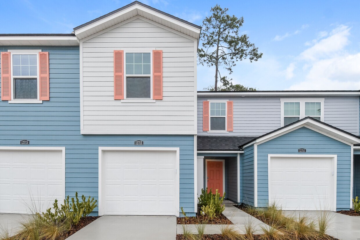 Foto principal - 12713 Camden Rd