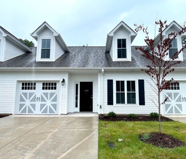 Building Photo - Charming NEW construction in Haw River wit...