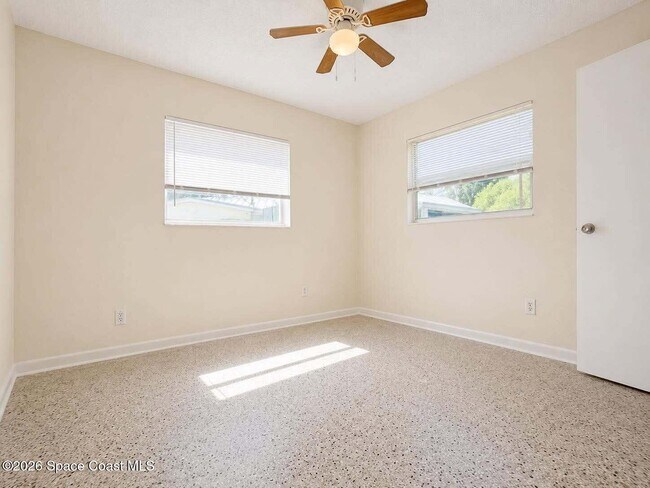 Building Photo - 2028 Rollins Dr