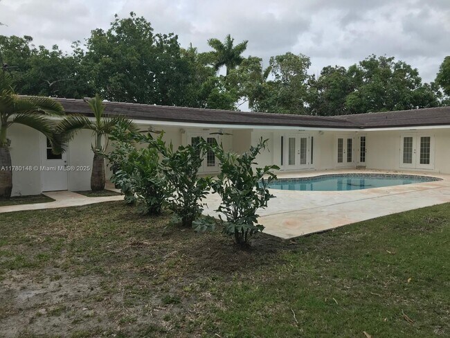 Foto del edificio - 7790 SW 127th St
