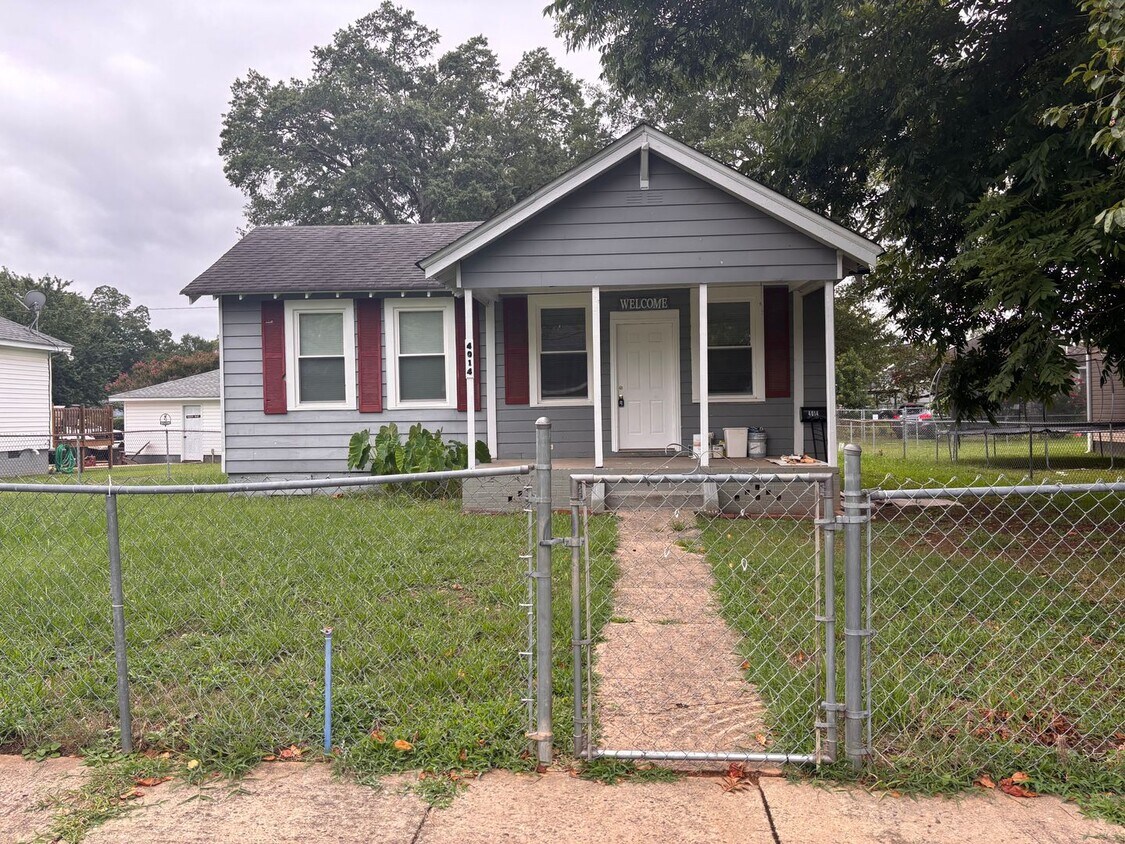 Foto principal - 2 Bedrooms- 1 Bathroom- House in Rockmart!