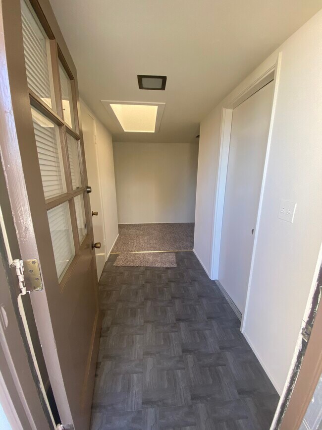 Foto del edificio - 9134 Cockatoo Ave