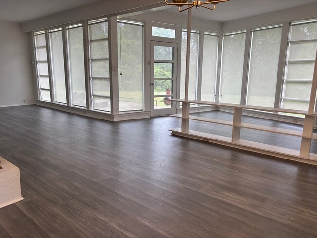 Foto del edificio - 1322 Knollwood Dr