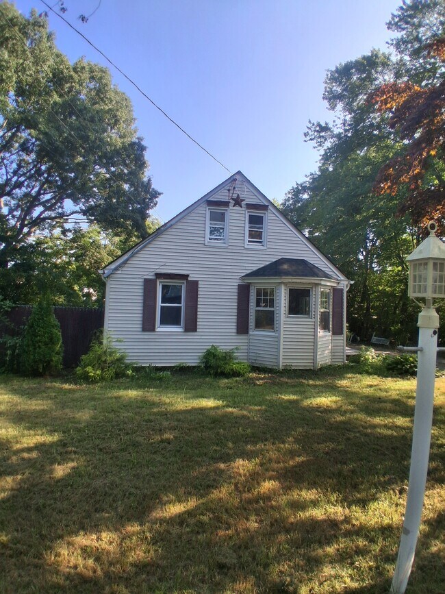 Building Photo - 238 Leona St