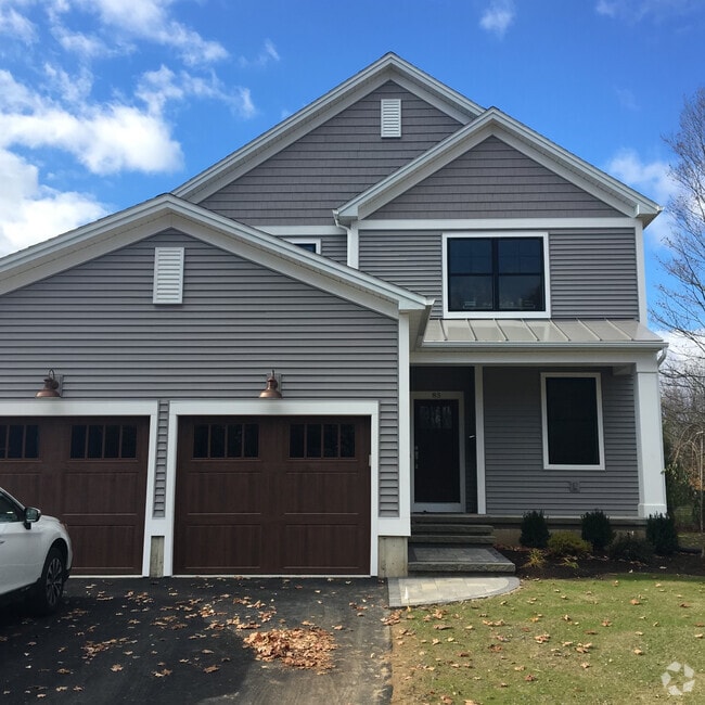 Downtown Saratoga Springs Apartments for Rent with a Swimming Pool