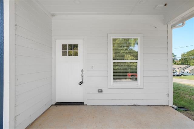 Building Photo - 1230 W Owings St