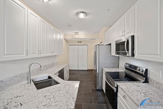Kitchen - 5050 Holly Ln N