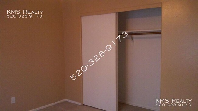 Building Photo - 7003 S Placita Sorrento