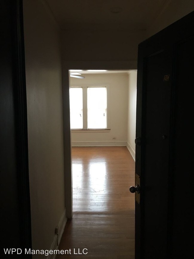 Building Photo - 7110 S Cornell Ave