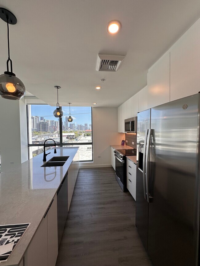 Foto del edificio - 244 NW 31st St