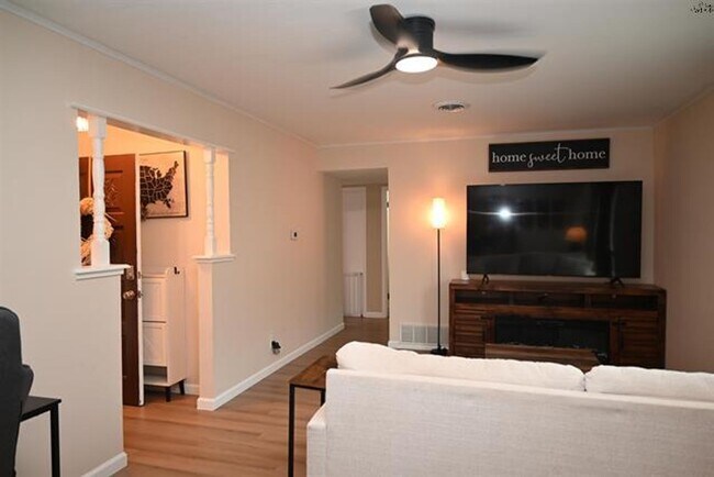 Building Photo - Spacious 4 Bedroom Brick Home Near Sheppard AFB with Fenced Backyard