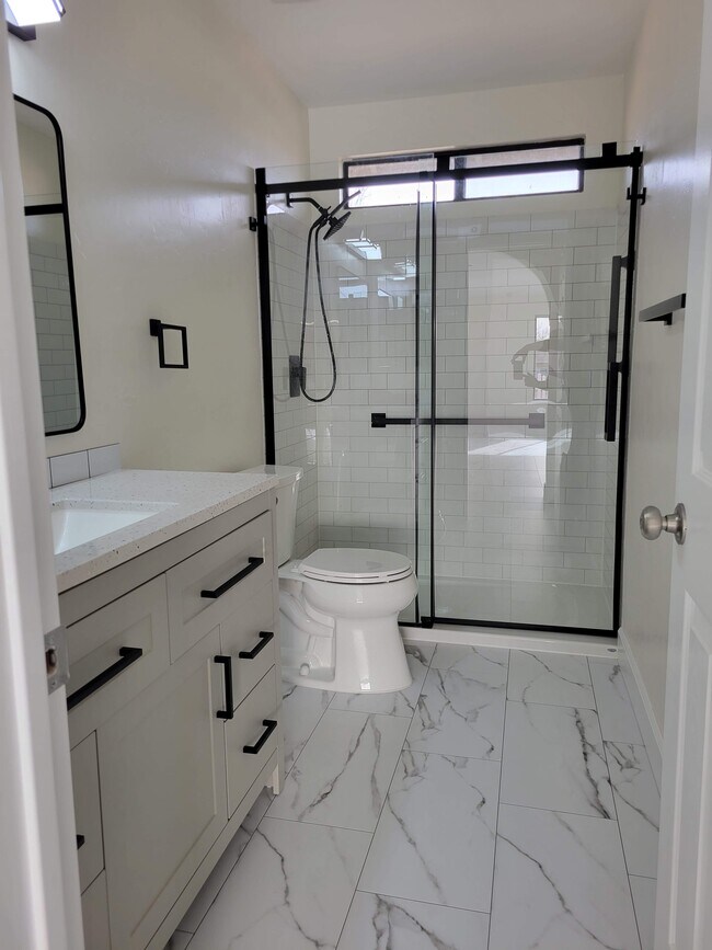 Foto del edificio - 8396 E Stevens Dr